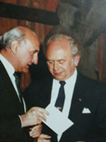 Pr&auml;sident Paul Schnitker und Obermeister Joachim Germann bei der Museumser&ouml;ffnung im Jahr 1984